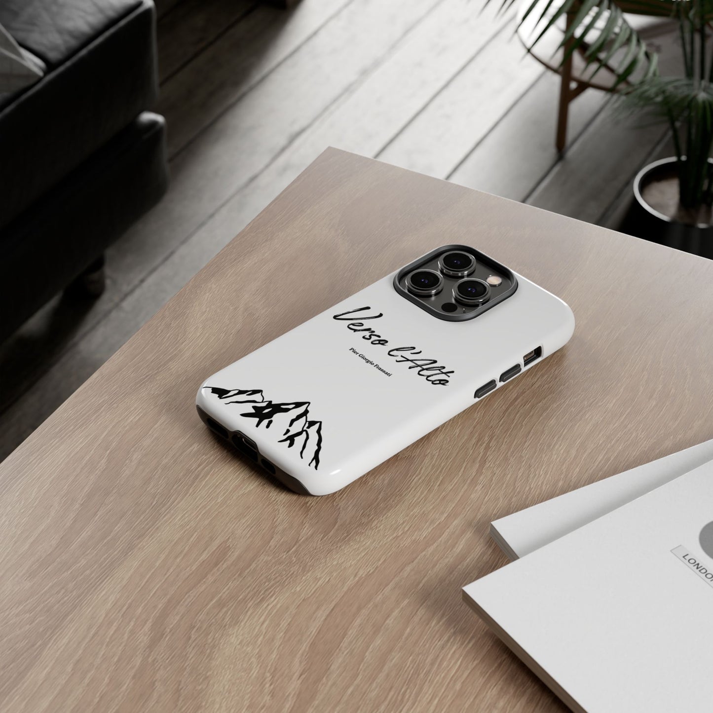 White Mountain Adventure Phone Case - Stylish Verso l'Alto Phone Protection