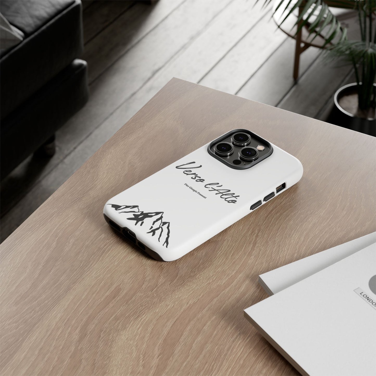White Mountain Adventure Phone Case - Stylish Verso l'Alto Phone Protection
