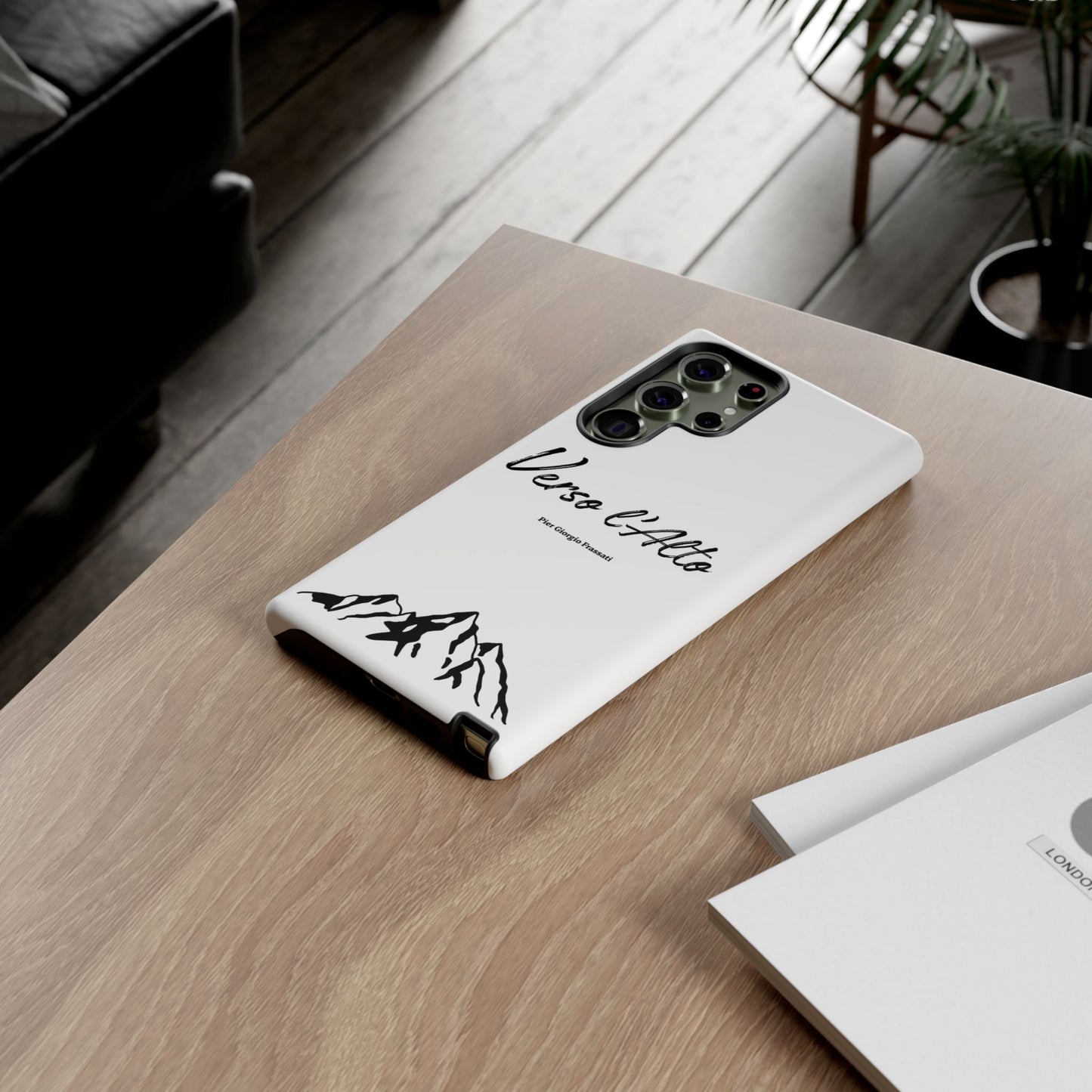 White Mountain Adventure Phone Case - Stylish Verso l'Alto Phone Protection