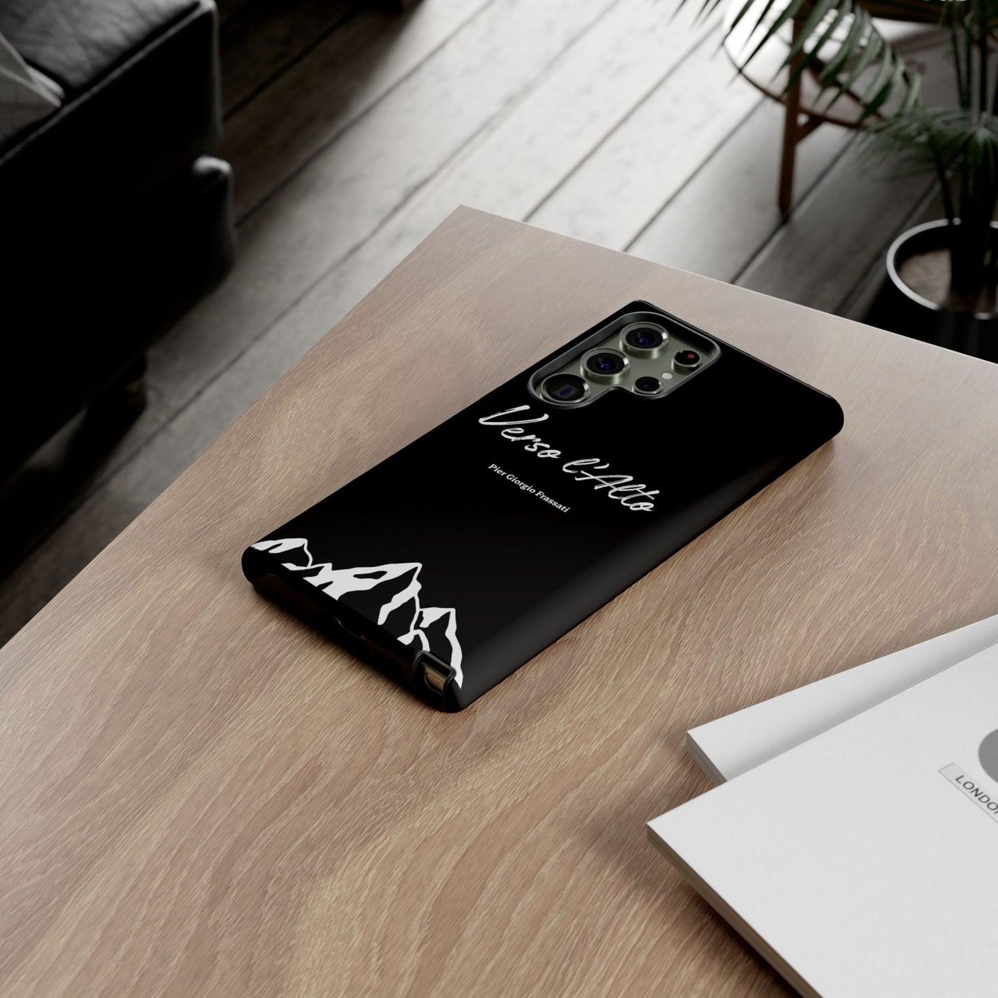 Black Mountain Adventure Phone Case - Stylish Verso l'Alto Phone Protection